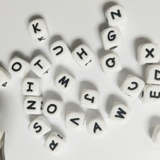 SB6284 High Quality Kids Children Silicone Cube Alphabet/ Letter Initial Box Teething Beads