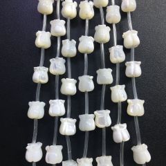 SP4220 Carved White Mother of Pearl Shell Tulip Flower Beads