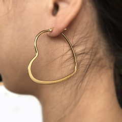 ES1022 IPG Gold Plating Stainless Steel Heart Shape Hoop Earrings ES1022 IPG Gold Plating Stainless Steel Heart Shape Hoop Earrings