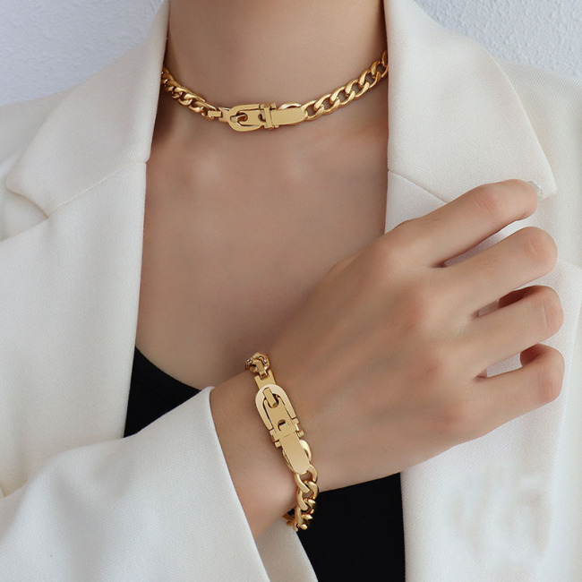 S11096 Non Tarnish 18k Gold Plated Surgical Titanium Stainless Steel Buckle Curb Chain Collar Necklace and Bracelet Jewelry Set
