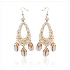 EN1029 2019 Latest Raffia Woven Ratton Wicker with Wire Wrapped Conch Shell Charm Earrings for Women