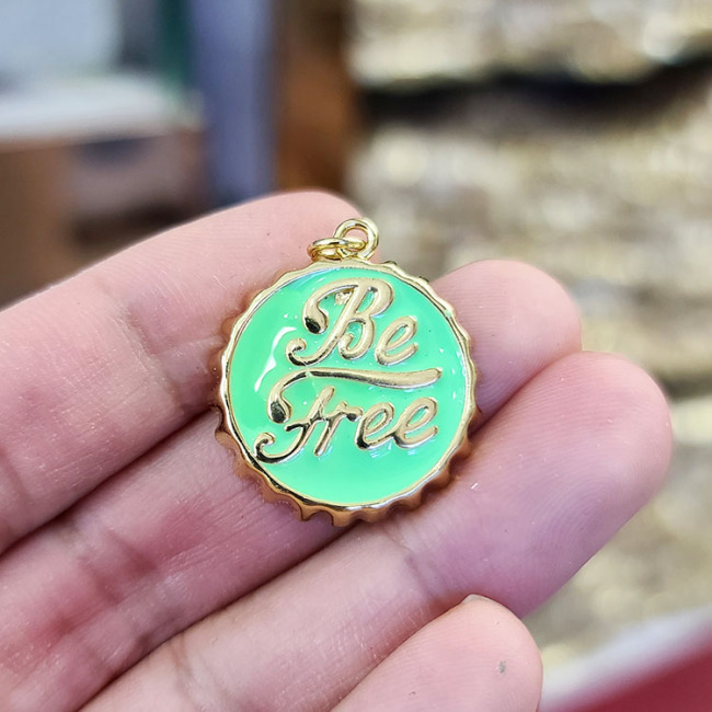JS1592 18k Gold Plated brass metal enamel be free caps charms Pendant