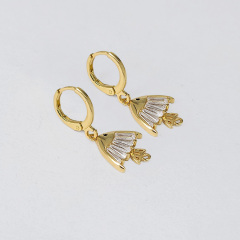 EC1759 18k Gold Plated CZ Micro Pave Fish Freshwater Pearl Drop Charm Huggies Hoop Earrings