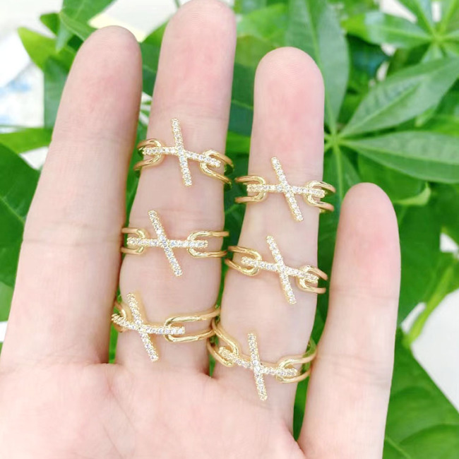 RM1329 New Unique 18k Gold Plated Diamond Cubic Zirconia CZ Paved  Lobster Clasp Shape Rings for Women Girls