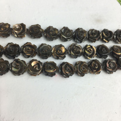 SP4101 Double Sides Brown MOP shell carved rose flower Beads