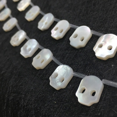 SP4192 Fashion Shell Cabochons Jewelry Supplies  White Mother of Pearl Shell Skull Charm Beads