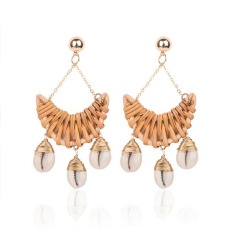 EN1029 2019 Latest Raffia Woven Ratton Wicker with Wire Wrapped Conch Shell Charm Earrings for Women