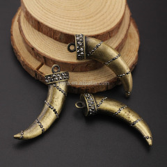 JS1180 Wholesale fashion crystal pave antique bronze metal horn pendants