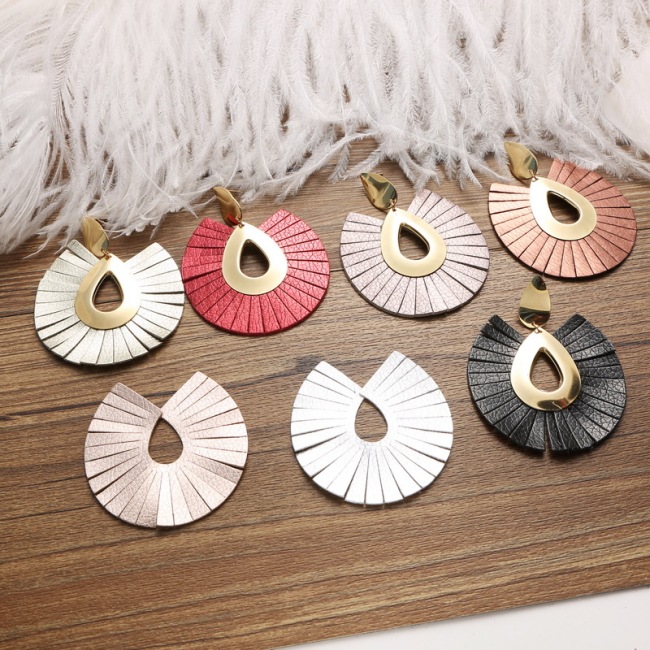 EL1001 Fashion Gold Plated fan-shaped Leather Fringe Tassel Earrings for Women