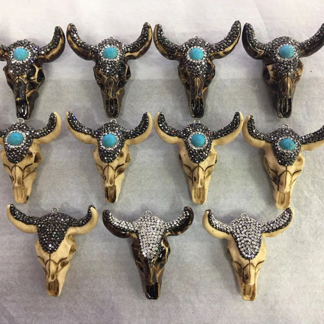 JF6977 Rhinestone Pave Bone Cow Skull Bull Pendant, Boho Crystal Longhorn White Ox Bone Skull Pendants
