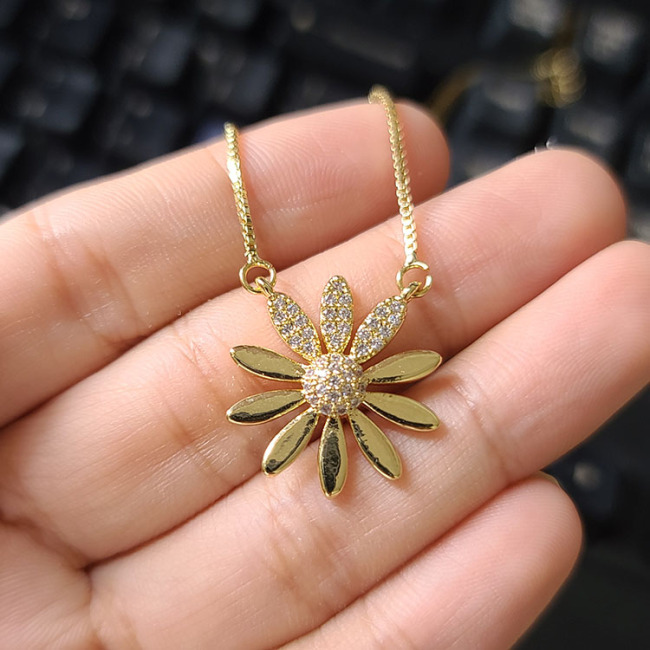 NZ1235 Fashion 18k Gold Plated CZ Pave Daisy Sunflower Flower Pendant Chain Necklace
