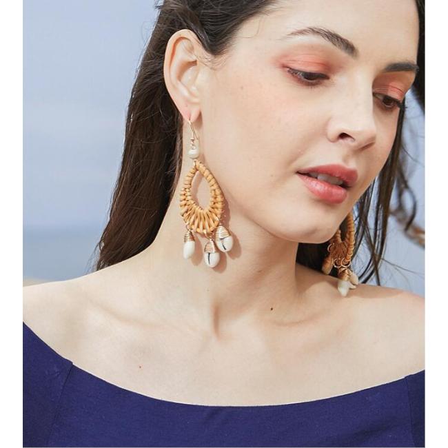 EN1029 2019 Latest Raffia Woven Ratton Wicker with Wire Wrapped Conch Shell Charm Earrings for Women