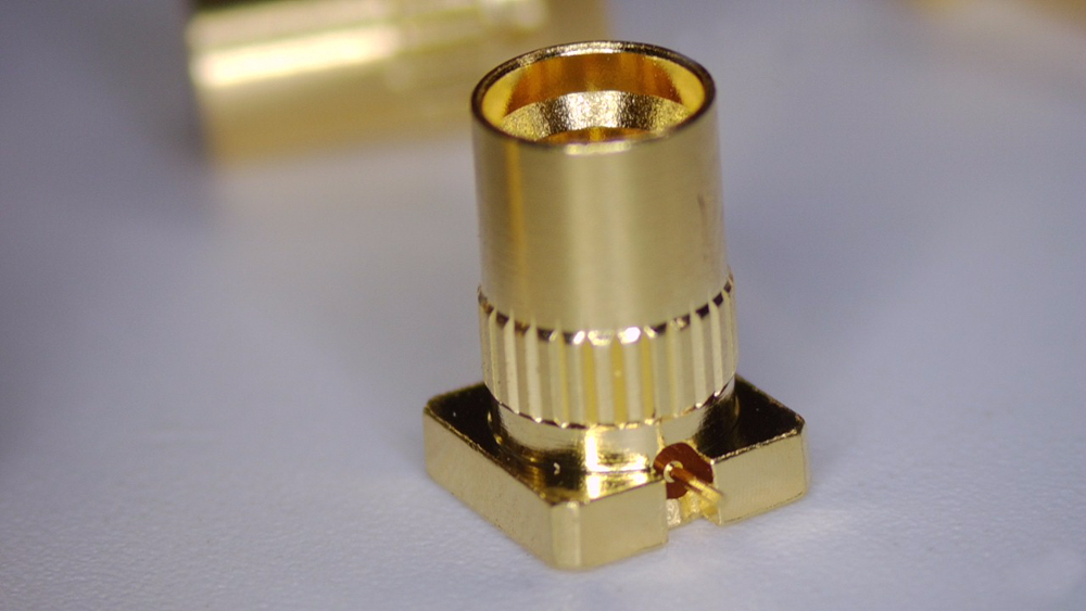 SMP male,panel mounted,full detent type