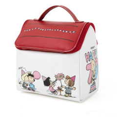 Japanese magazine appendix 2020 new Snoopy house shape portable storage bag large capacity wash and make-up bag