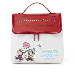 Japanese magazine appendix 2020 new Snoopy house shape portable storage bag large capacity wash and make-up bag