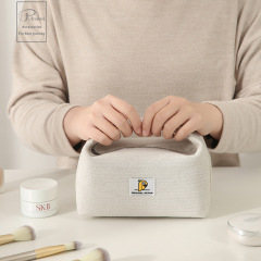 P. Travel new Japanese style commuting small fresh cotton hemp Suya portable multifunctional cosmetics daily storage bag