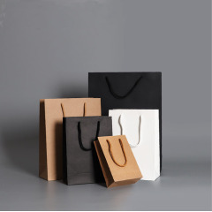 Картонная упаковка с вашим собственным логотипом на заказ, белая коричневая подарочная бумажная сумка для покупок из крафт-бумаги с ручками