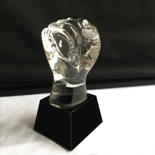 Creative Design Custom Crystal Fist Shaped Trophy for Business Gift