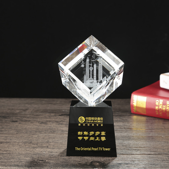 Custom 3d laser engraving crystal cube Building model craft souvenir