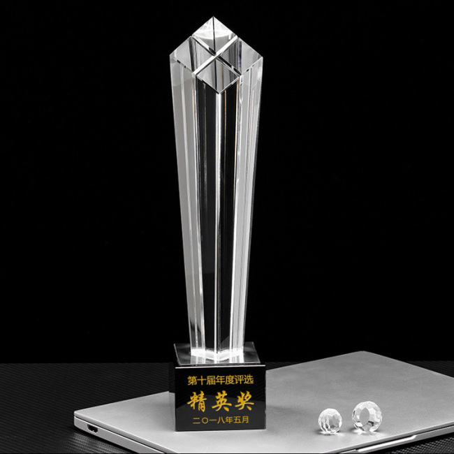 New Custom Design Crystal Awards Trophy Fortress Crystals With Black Base For Corporate Crystal Gifts