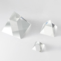 Pirámide de cristal multicolor Pisapapeles Pirámide de cristal de grabado láser 3D personalizado para regalos de empresa