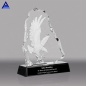 Китай Оптовый OEM-сервис Роскошный выгравированный хрустальный трофей «Летающий орел» за лидерство VIP-награды