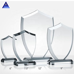 Vente en gros Nouveau Design Optique K9 Blanc Cristal Verre Trophée Personnalité Bouclier Personnalisé Cristal Prix Trophées