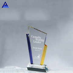 Belles plaques de cristal de récompense d'entreprise assorties de trophées de couleur de verre jaune