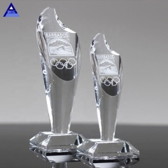 Trophée de la coupe du monde de prix de la torche en cristal optique clair 3D personnalisé en gros
