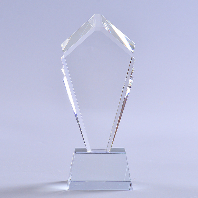 Souvenirs d'anniversaire en cristal populaires Plaque de verre en forme de pentagone en forme de trophée de cristal avec base