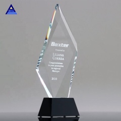 Prix ​​en verre vierge de forme d'obélisque de conception personnalisée la plus vendue pour la gravure de logo