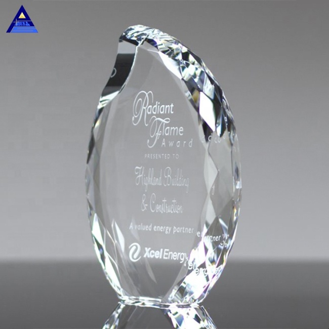 Награда за популярное оптическое пламя в форме кристалла за деловую честь