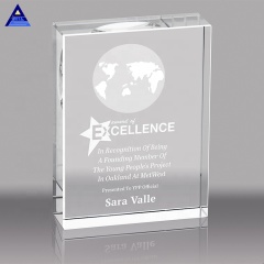Premios y trofeos de cristal de mapa mundial personalizados populares grabados de nuevo diseño con Base