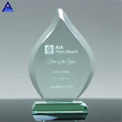 Premios de escudo de cristal de jade con forma de llama de diseño de logotipo personalizado
