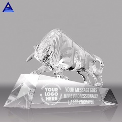 Fournisseur de la Chine Dernière conception de luxe en forme de taureau de couleur claire Trophée du prix de la plaque de cristal
