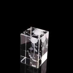 Cube de cristal de verre Laser Rose 3D Cubes de cristal vierges gravés au laser avec LED de base pour cadeau en cristal