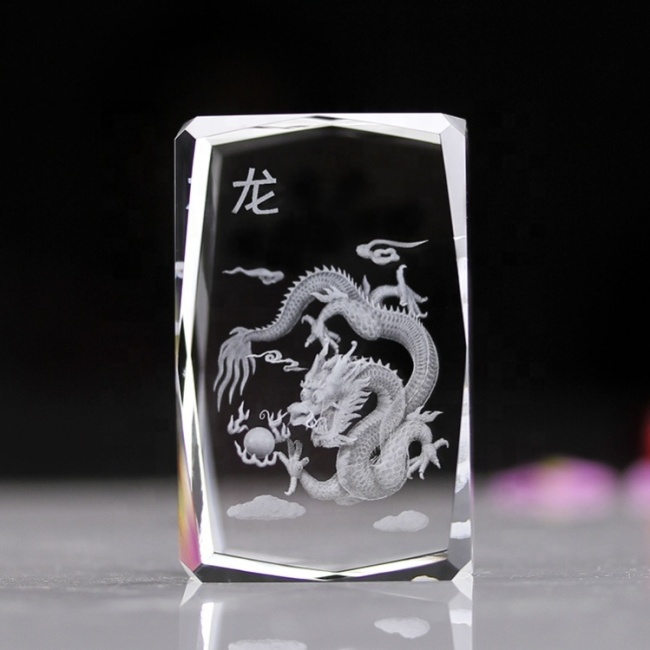 Cubo de cristal grabado con láser 3d Zodiaco Dragón de cristal láser 3d para decoración de mesa