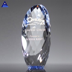 Trofeo de cristal de elipse de corte de gema grabado en oro para premios corporativos de negocios