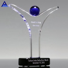 Trophée de figurines en cristal gravées sur mesure pour Team Up Honor Awards