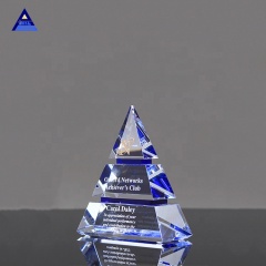 Новый пользовательский трофей в виде конуса пирамиды из оптического хрусталя