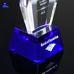 Trophée de récompense de cristal de diamant exécutif de triangle clair de conception de beauté avec la base