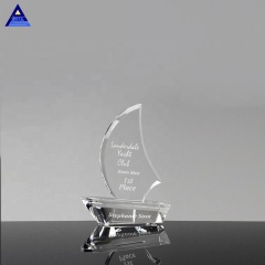 Kundengebundene einzigartige Form-Kristallsegelboot-Preis-Trophäe