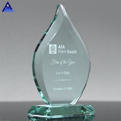 Conception de logo personnalisé en forme de flamme Jade Crystal Glass Shield Awards