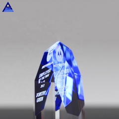 Trofeo de premio de cristal de zafiro biselado con grabado de nuevo diseño para regalo de empresa