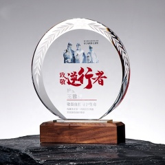 K9 Cristal transparente Premio de cristal Forma redonda Trofeo de madera en blanco Regalos de recuerdo Placa de escudo de cristal