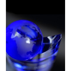 Prix ​​de la nouvelle conception de la coopération commerciale 2021, trophée du Globe terrestre en cristal clair