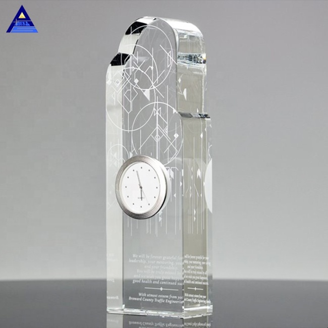 Reloj de cristal antiguo láser 3D con trofeo de premio de deformación de tiempo óptico personalizado para decoración de oficina