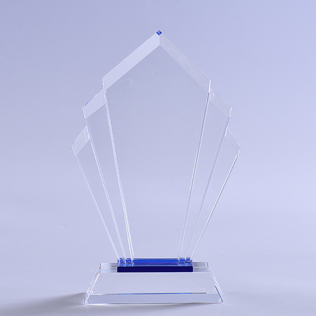Chine Usine OEM Service Gravure Rhombique Forme Trophée Blanc Cristal Prix Avec Base