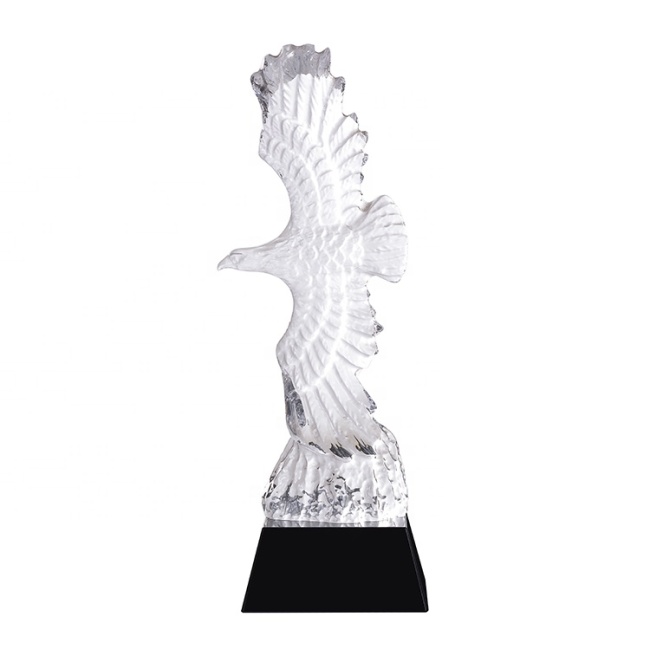 Trofeo de premio al por mayor Regalo promocional Estatuilla de animal de águila de cristal de cristal para la venta