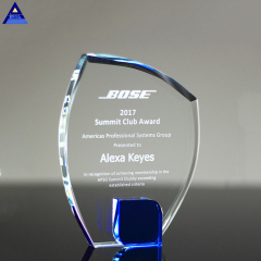 Verarbeitung einer kundenspezifischen wettbewerbsfähigen K9 Blank Glass Crystal Award-Plakette